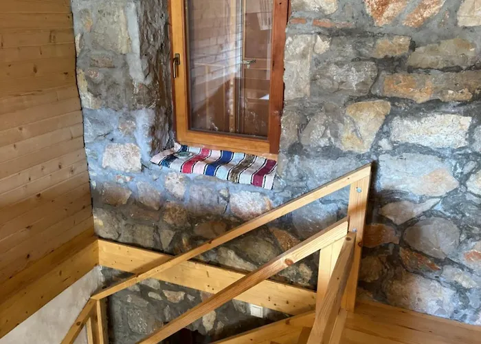 Mountain House Varda *